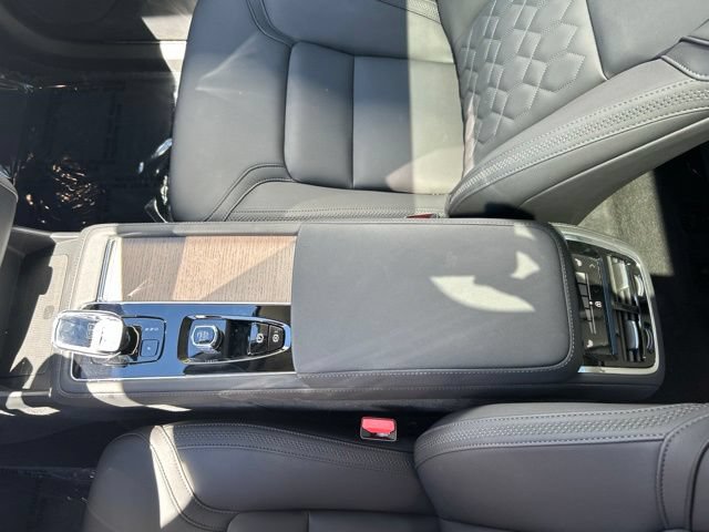 Certified 2025 Volvo XC90 B5 Plus AWD/4WD image 29