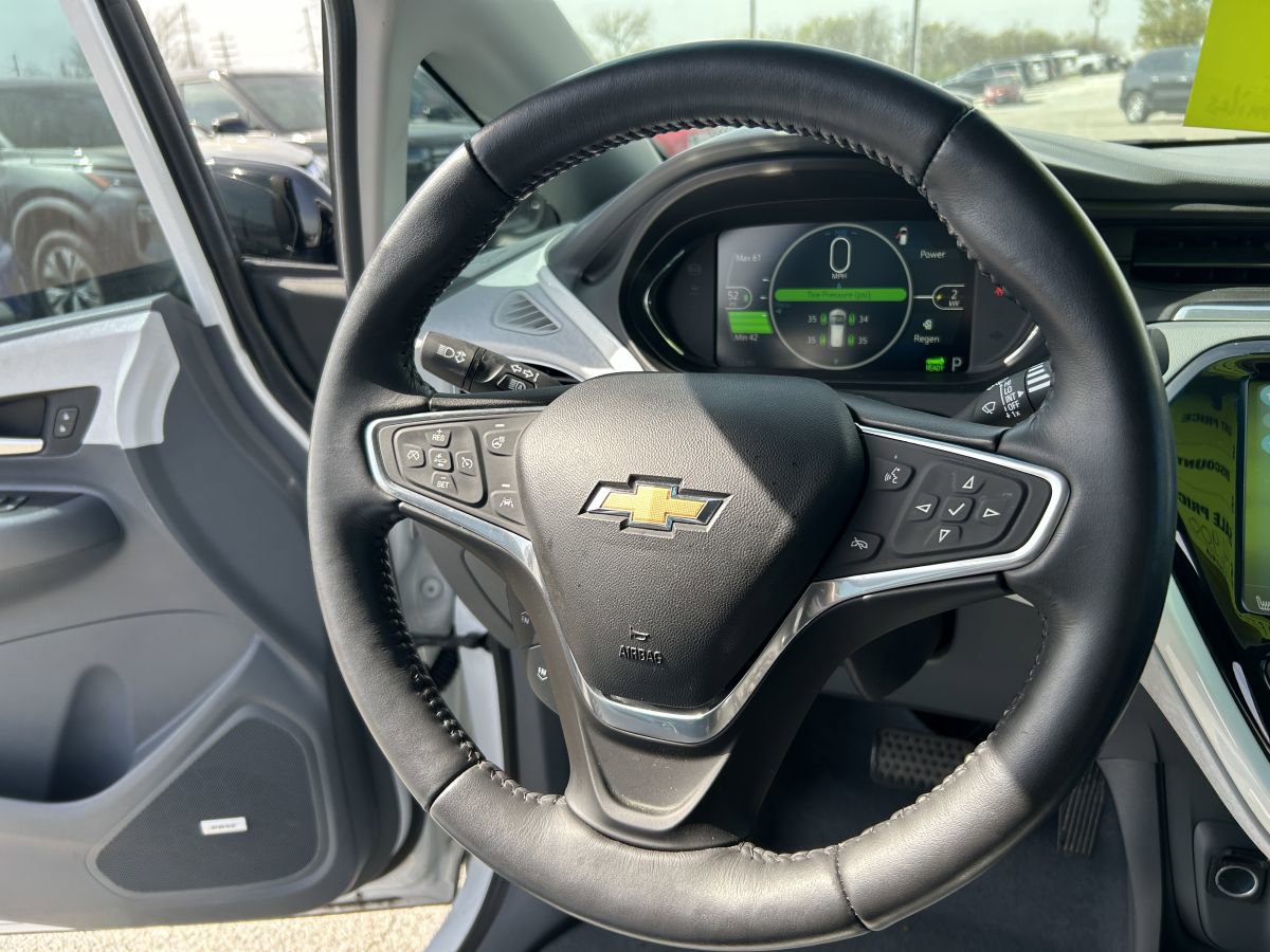Used 2019 Chevrolet Bolt Premier w/ Infotainment Package FWD image 8
