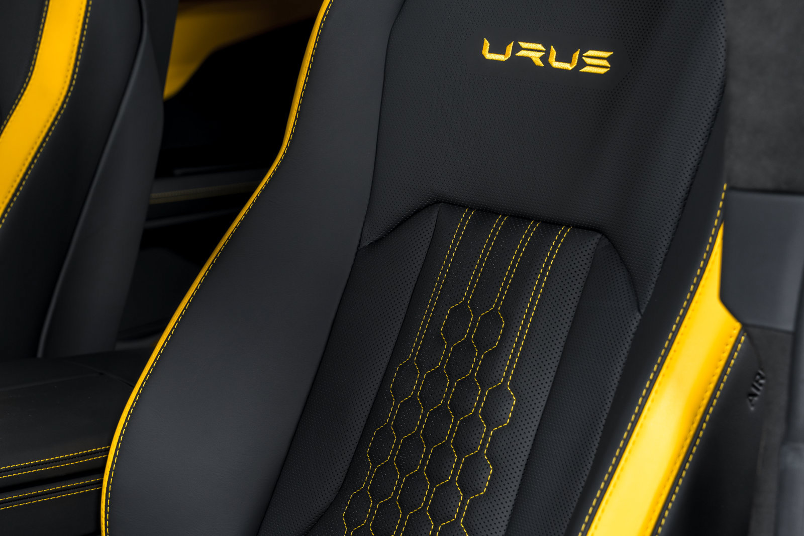 Used 2024 Lamborghini Urus S AWD/4WD image 21
