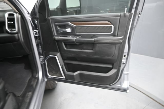 Used 2024 RAM 2500 Laramie AWD/4WD image 12
