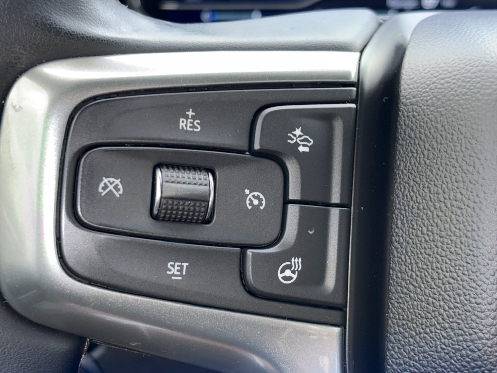 Used 2023 Chevrolet Silverado 1500 LT AWD/4WD image 8