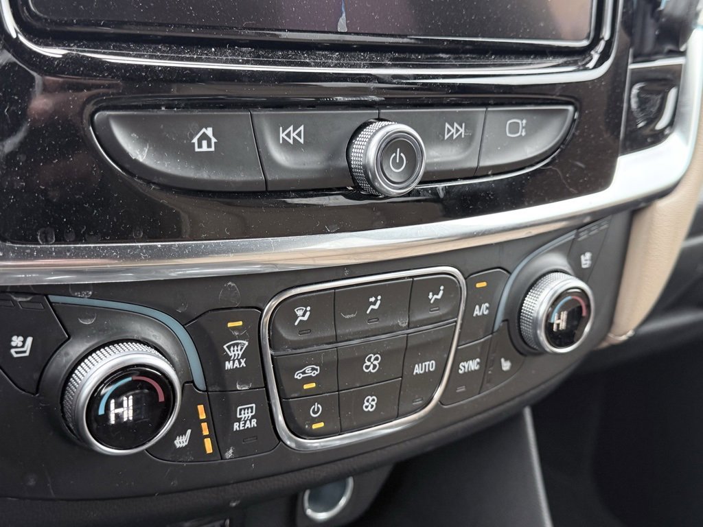 Used 2023 Chevrolet Traverse Premier image 16