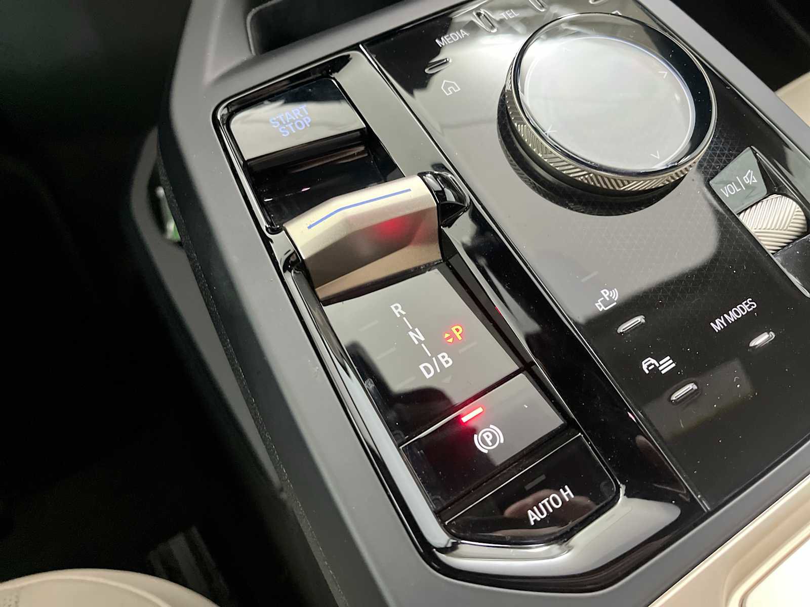 Certified 2024 BMW iX xDrive50 image 21