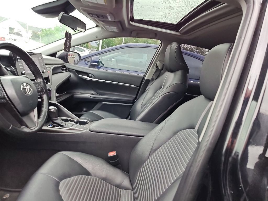Used 2023 Toyota Camry SE w/ Cold Weather Package FWD image 6