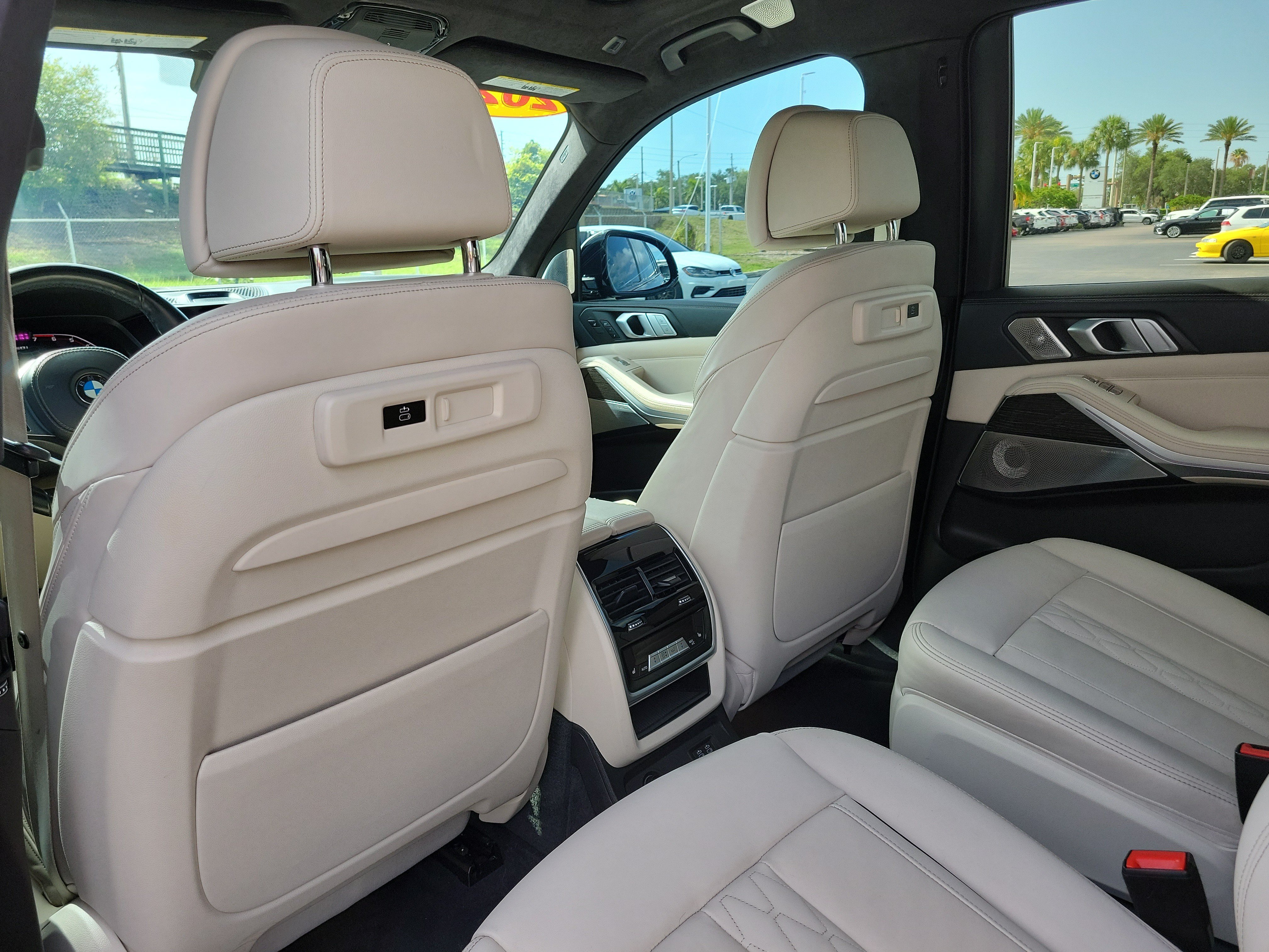 Used 2021 BMW X7 M50i AWD/4WD image 13