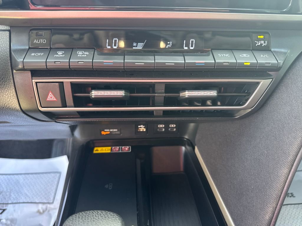 Used 2025 Toyota Camry LE image 6