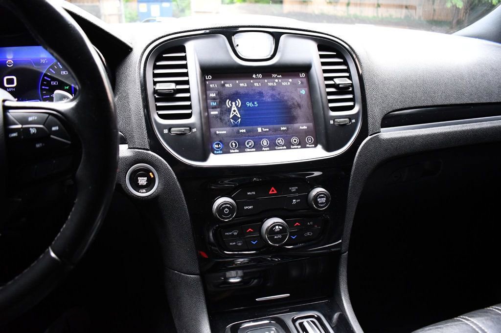 Used 2019 Chrysler 300 S image 29