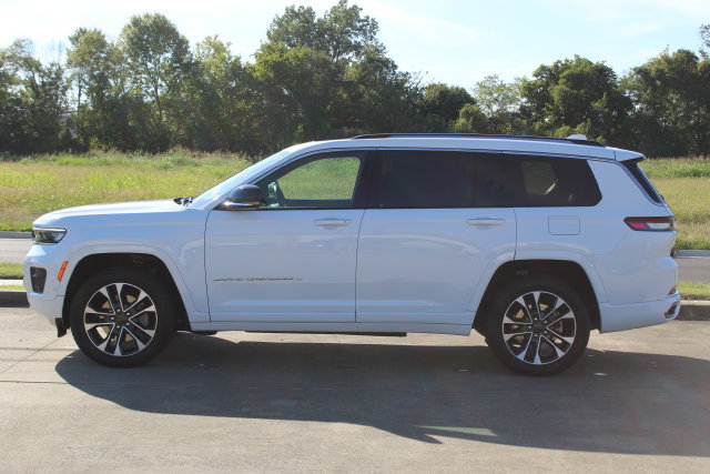 Used 2021 Jeep Grand Cherokee L Overland w/ Luxury Tech Group IV AWD/4WD image 2