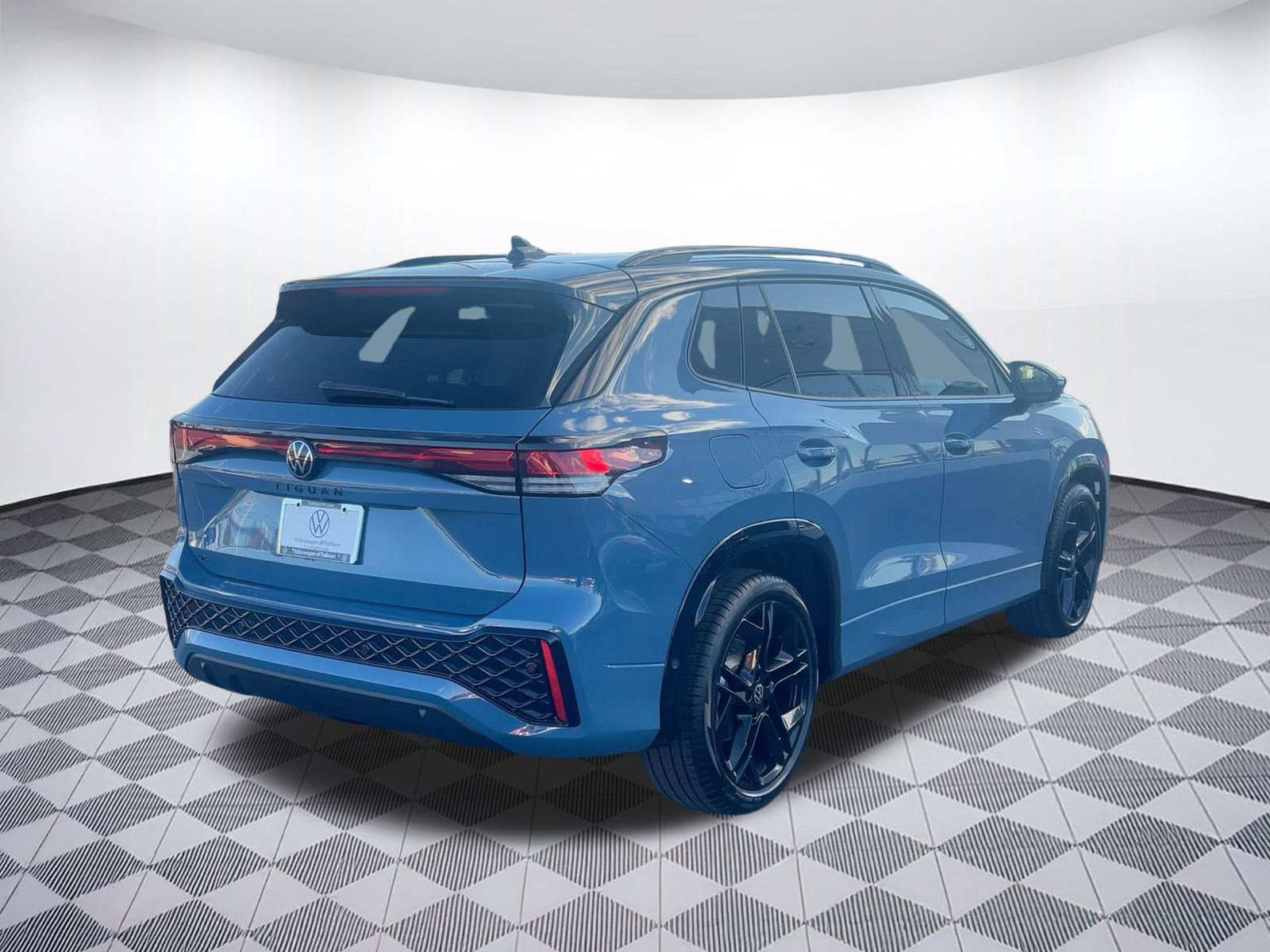 New 2026 Volkswagen Tiguan SE R-Line image 9