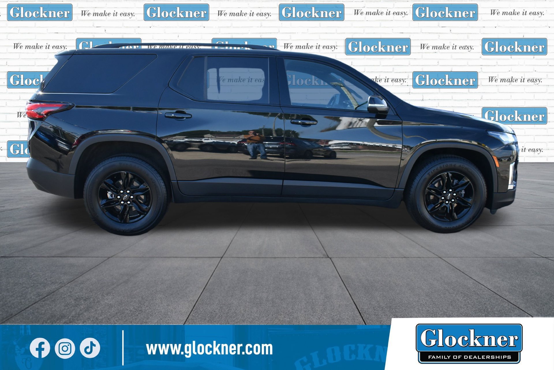 Used 2023 Chevrolet Traverse LT w/ Midnight/Sport Edition AWD/4WD image 4