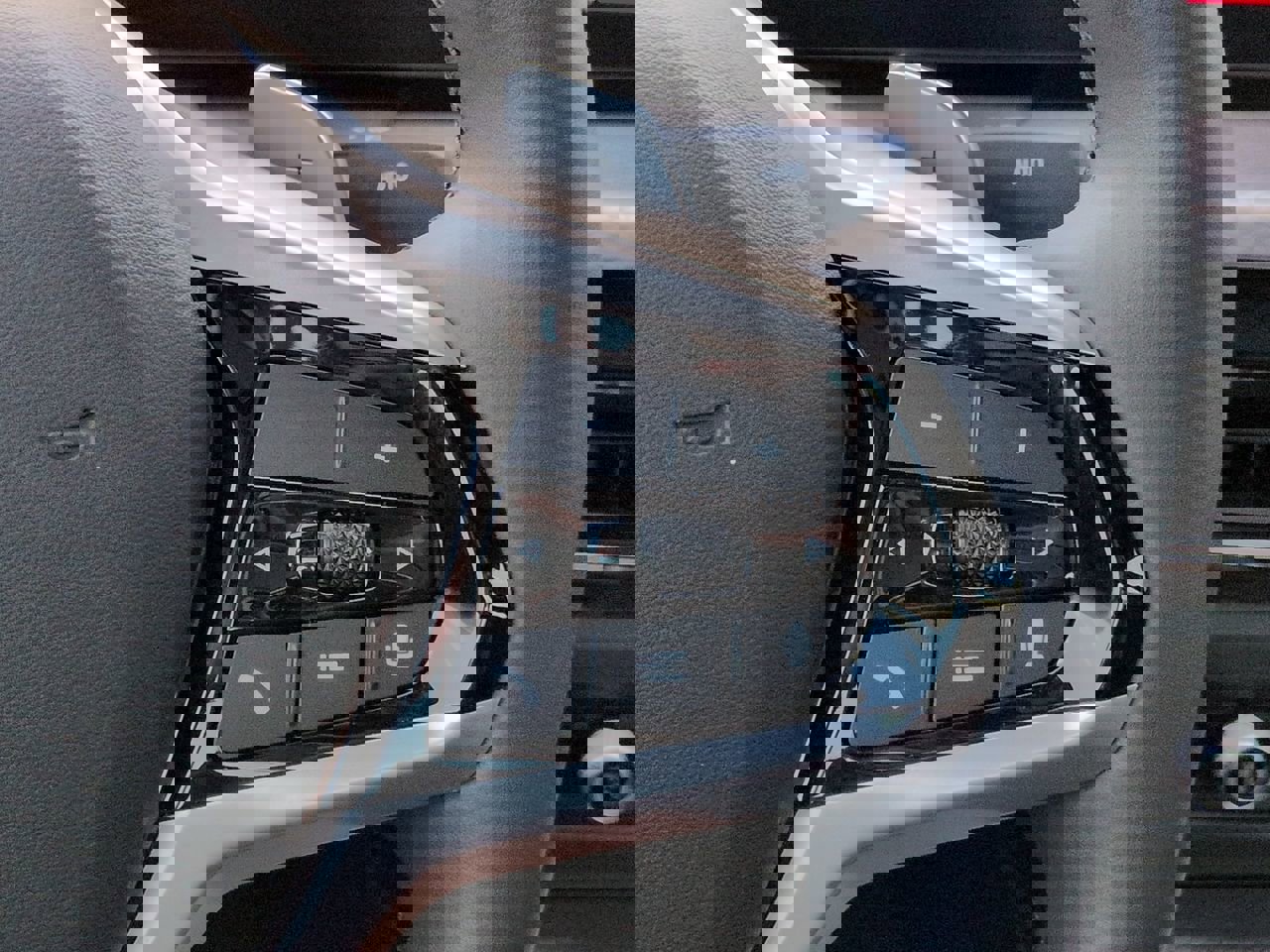 Used 2026 BMW 330i xDrive Sedan AWD/4WD image 28