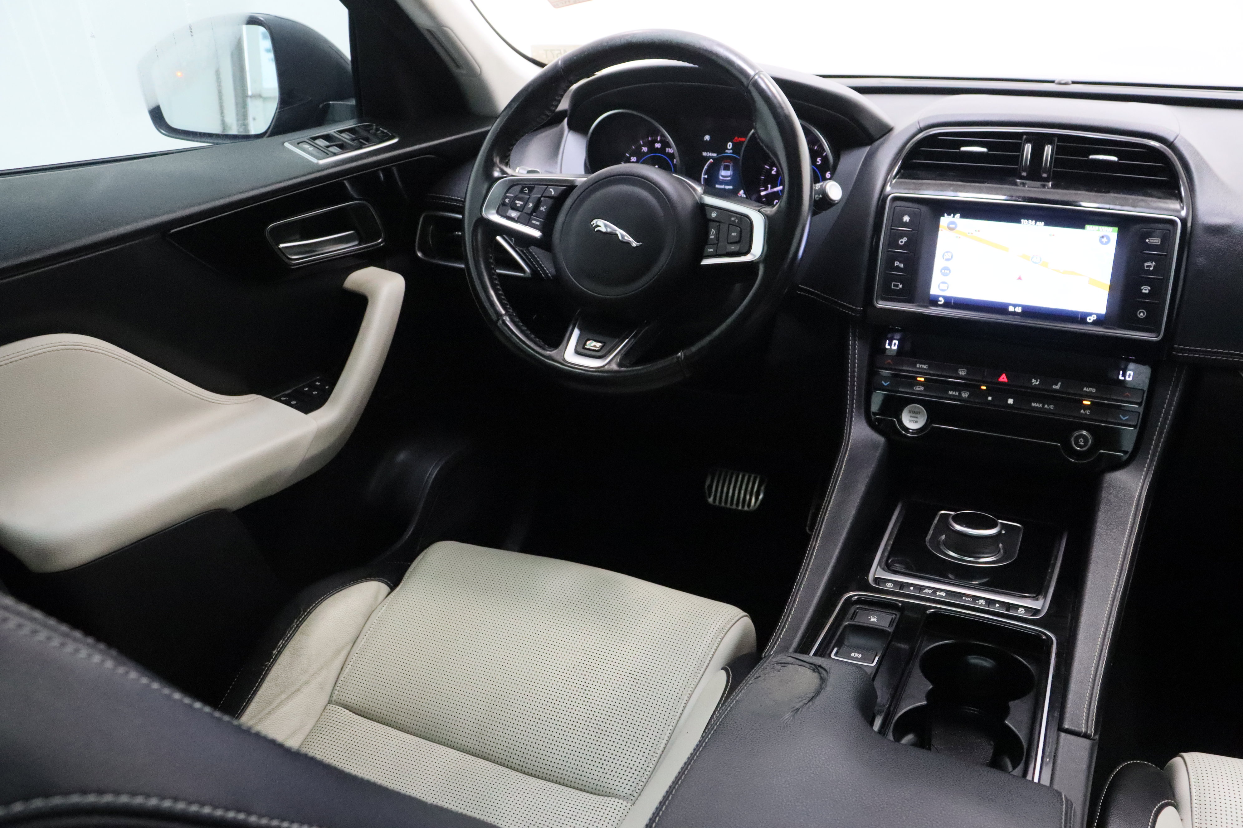 Used 2018 Jaguar F-PACE R-Sport AWD/4WD image 32