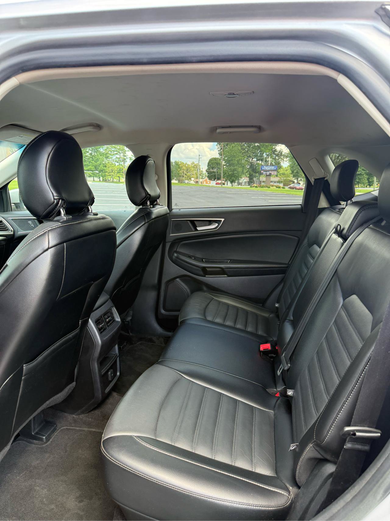 Used 2018 Ford Edge SEL w/ Equipment Group 201A FWD image 15