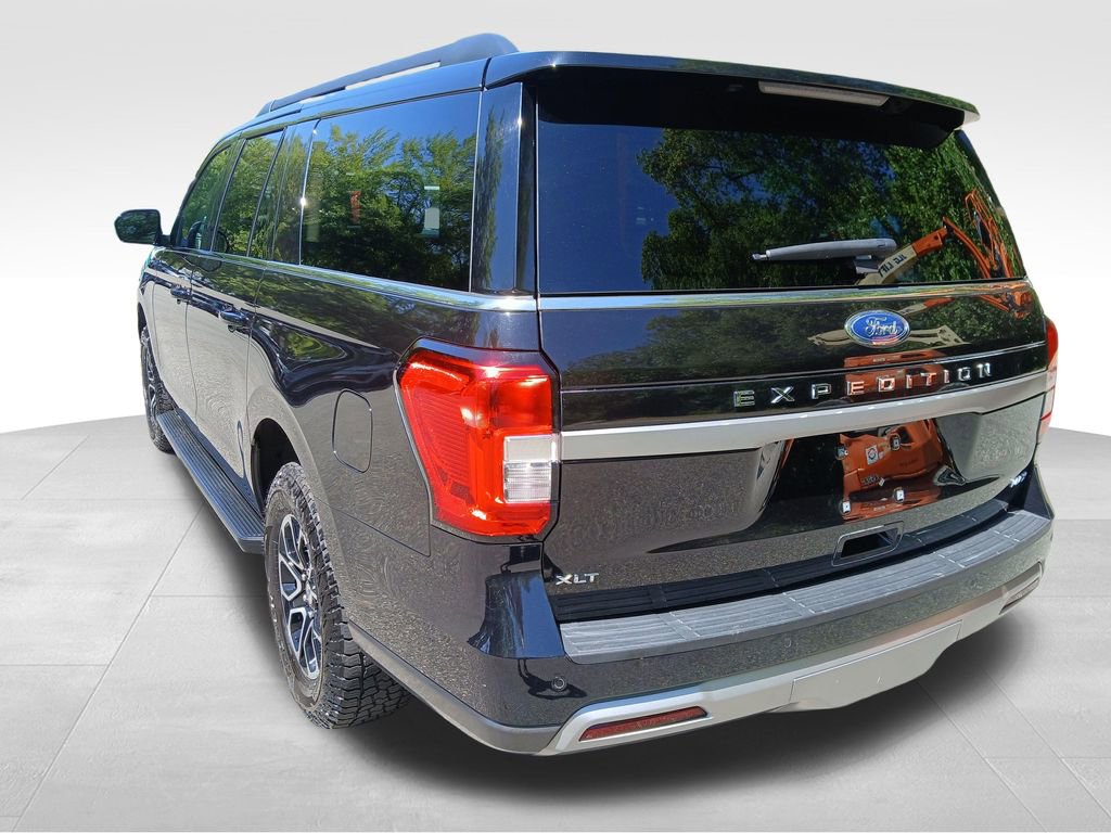 Used 2024 Ford Expedition Max XLT AWD/4WD image 3