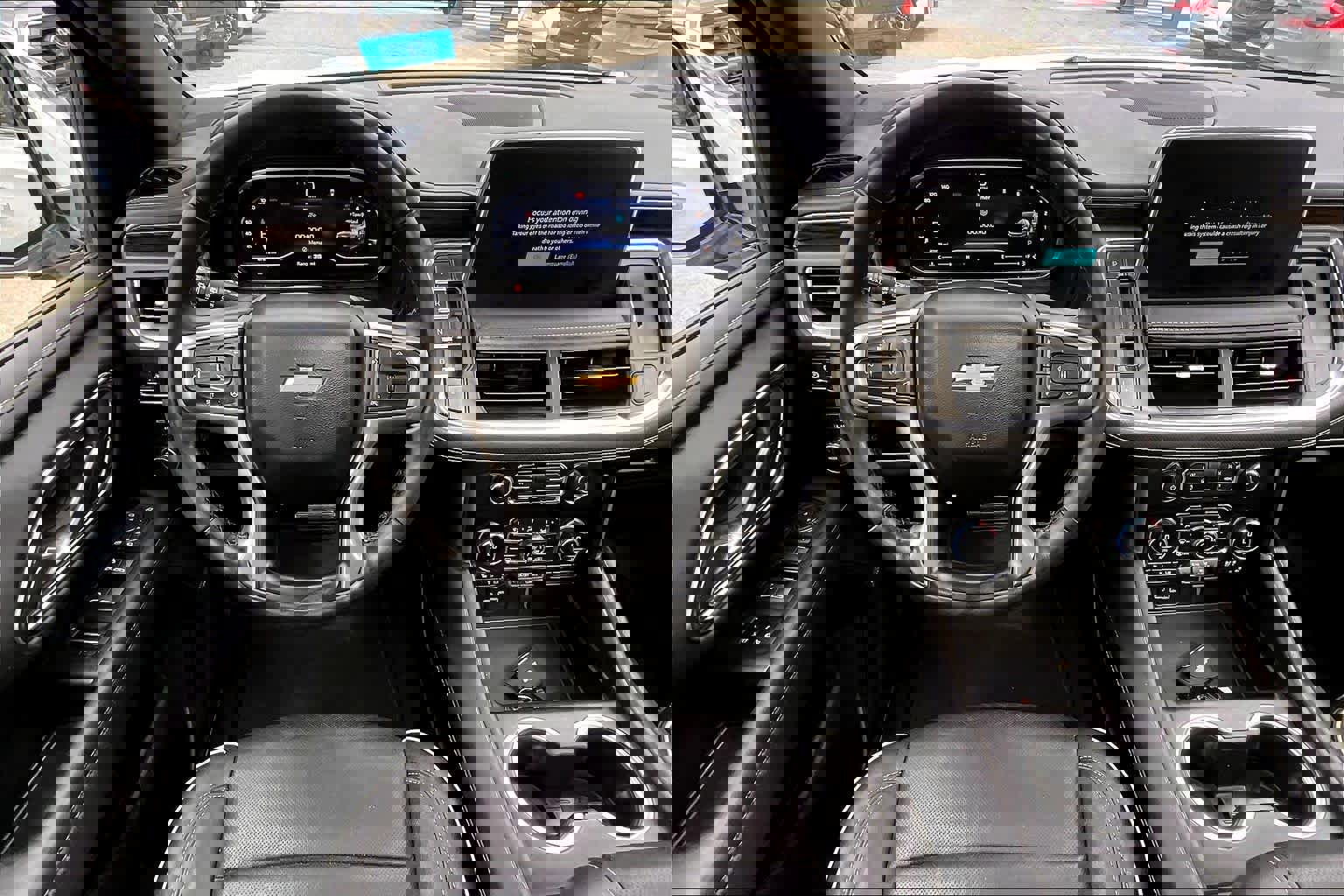 Used 2023 Chevrolet Suburban Premier AWD/4WD image 6