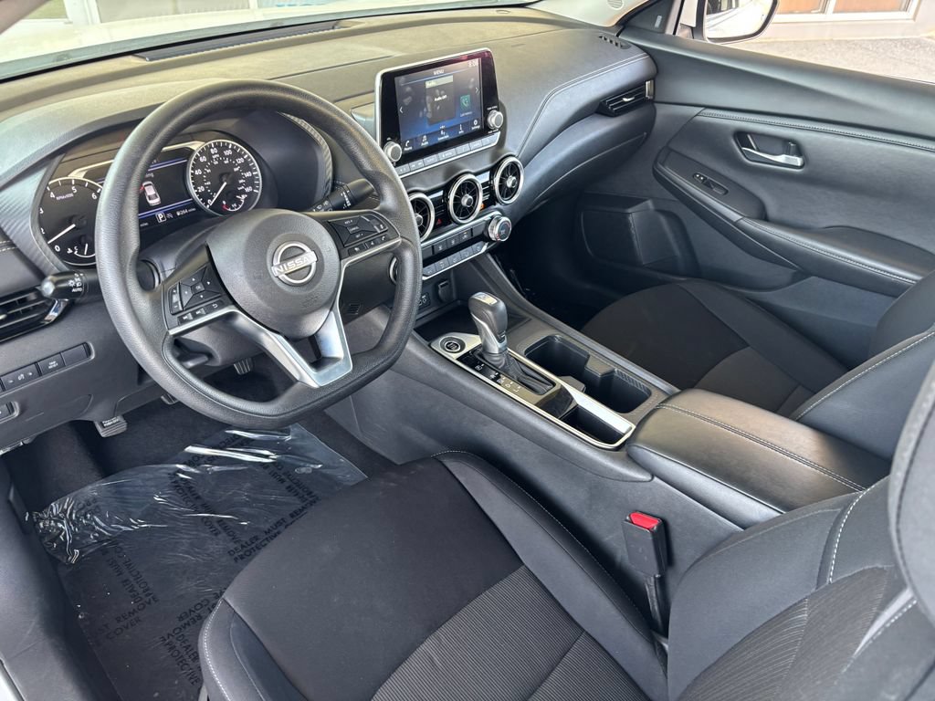 Used 2024 Nissan Sentra SV FWD image 9