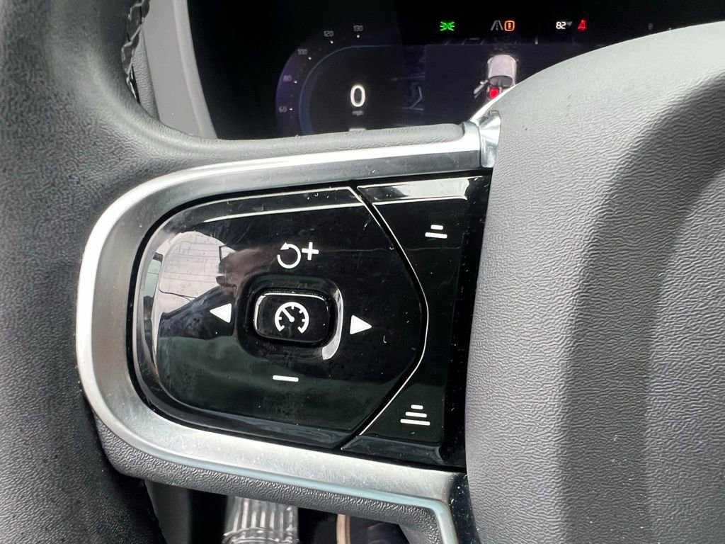 Used 2023 Volvo XC60 B5 Plus image 36