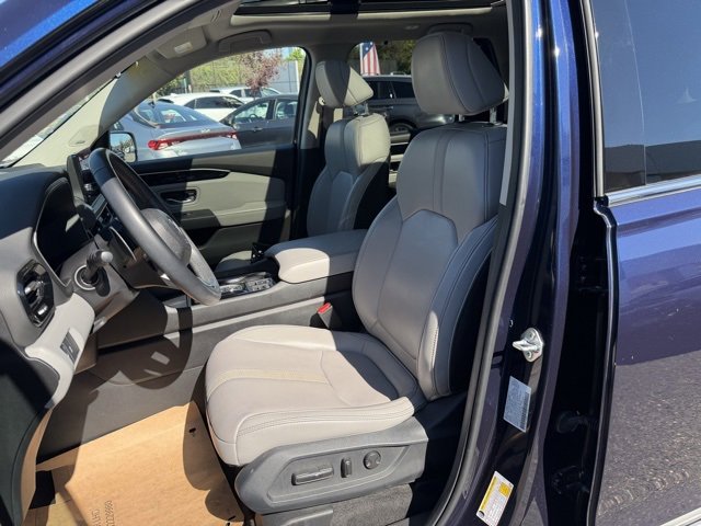 Used 2024 Honda Pilot Touring image 7