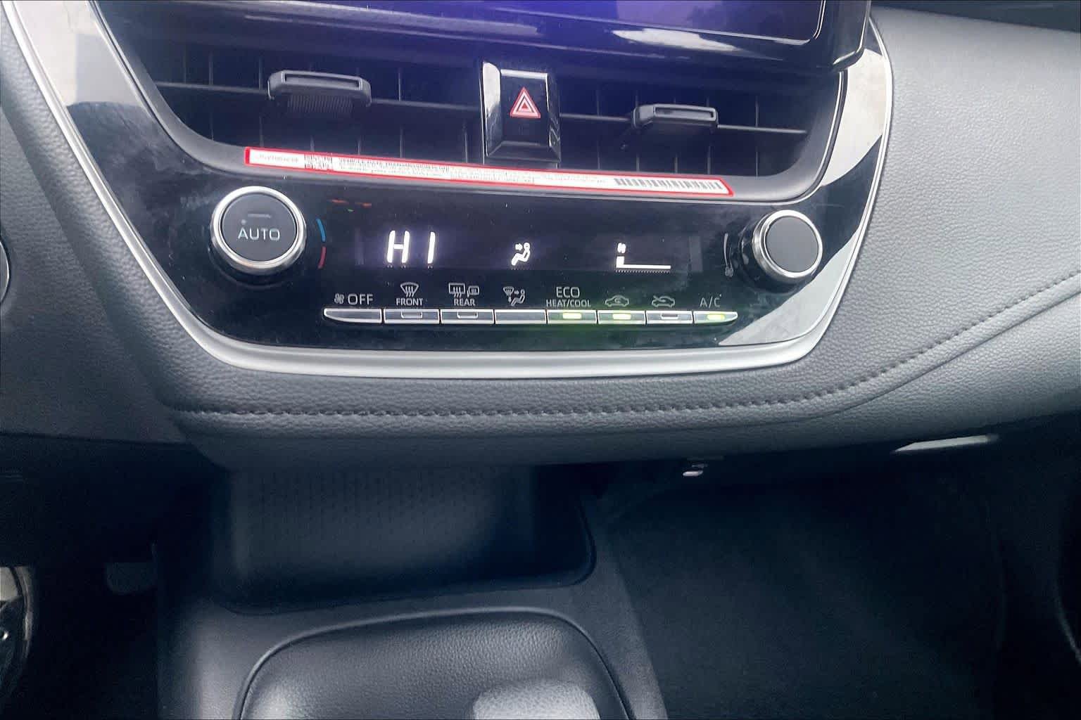 Used 2025 Toyota Corolla SE FWD image 31