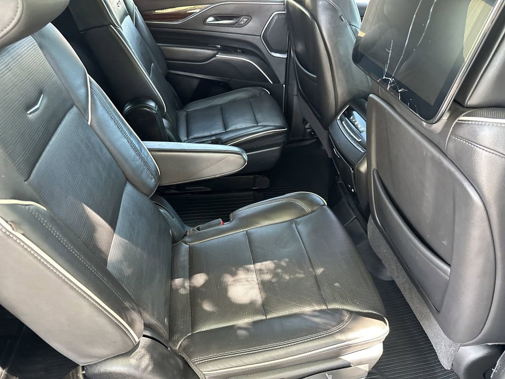 Used 2021 Cadillac Escalade Premium Luxury image 32