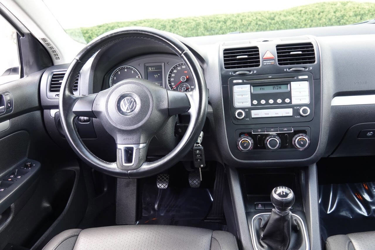 Used 2010 Volkswagen Jetta Limited Edition FWD image 88