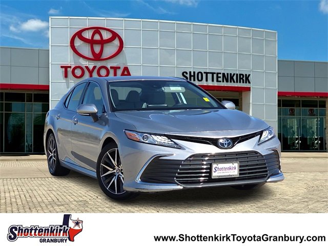 Used 2022 Toyota Camry XLE image 1