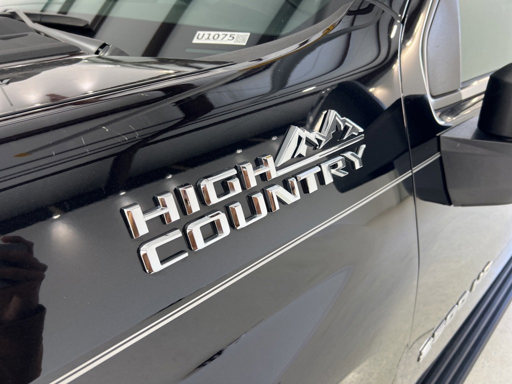 Used 2023 Chevrolet Silverado 2500 High Country w/ Technology Package image 28
