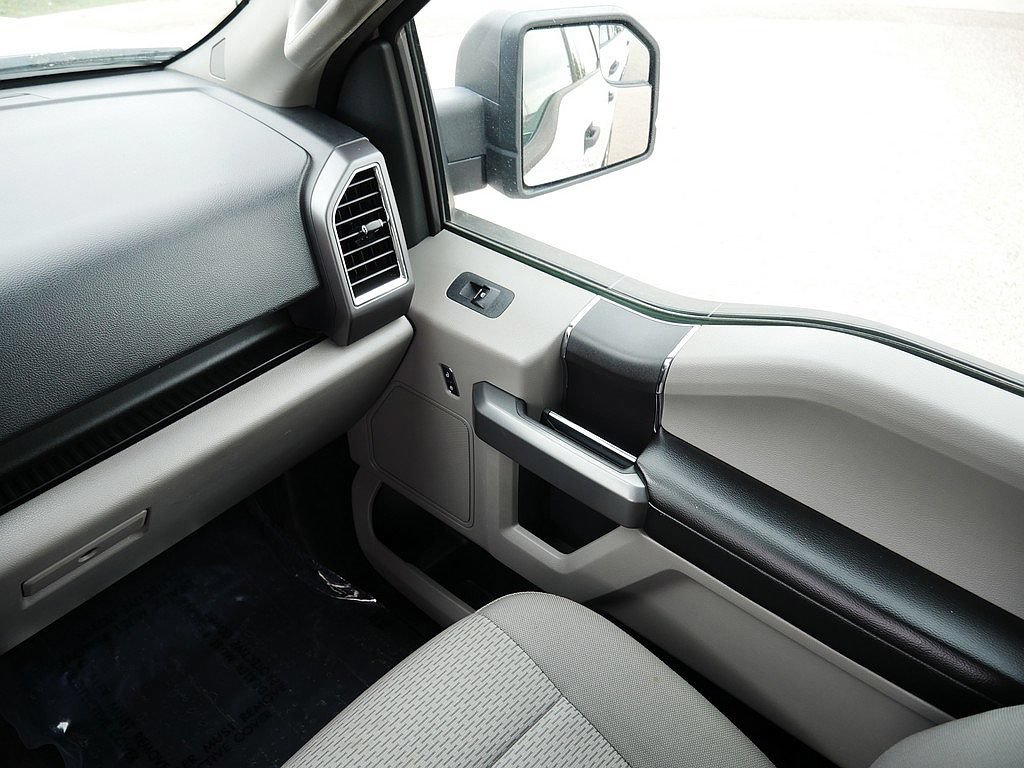 Used 2016 Ford F150 XLT AWD/4WD image 23