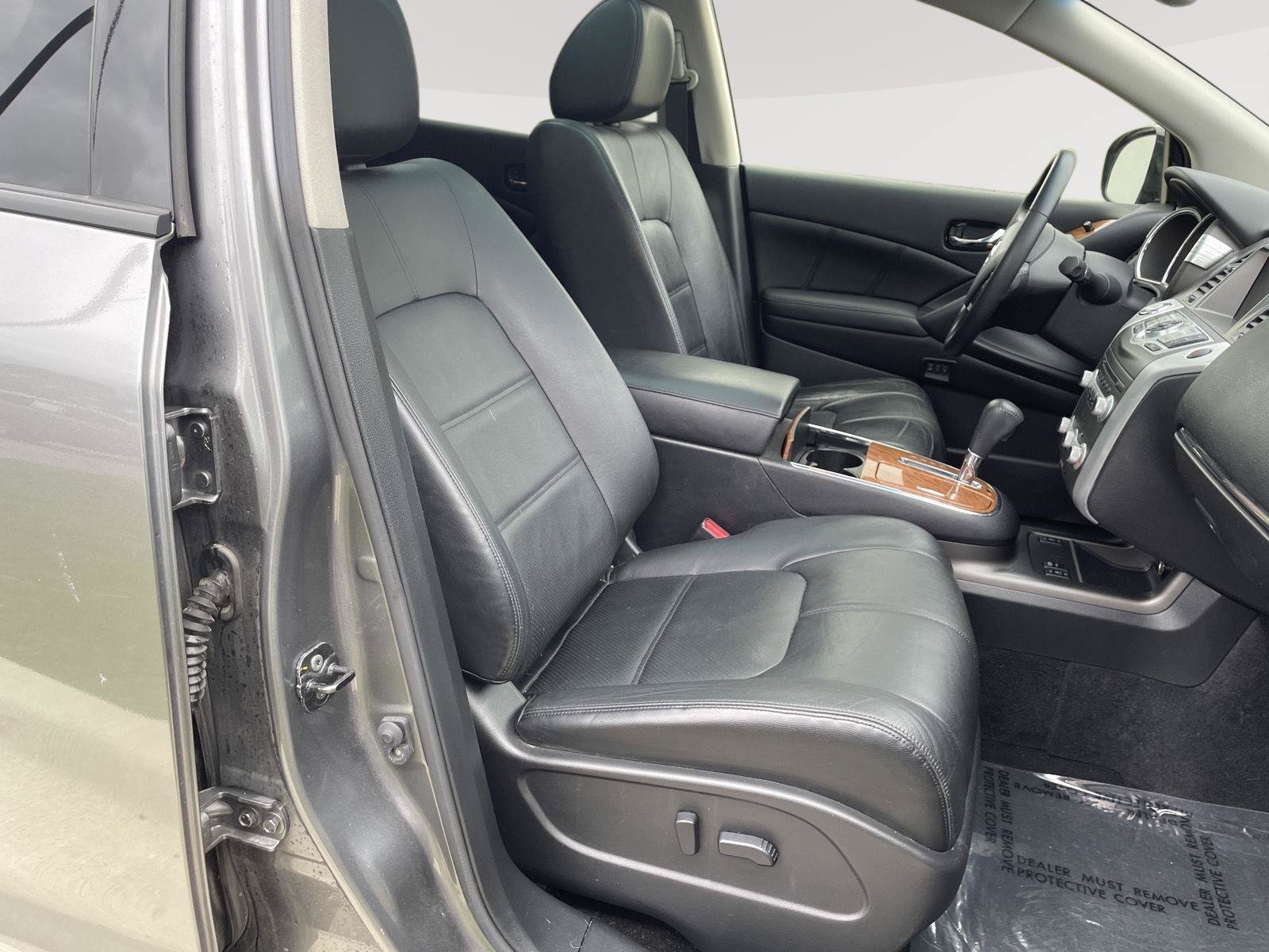 Used 2013 Nissan Murano LE w/ Platinum Pkg AWD/4WD image 30