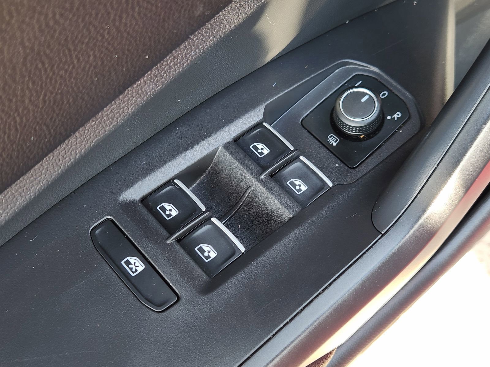 Used 2022 Volkswagen Jetta SE FWD image 31