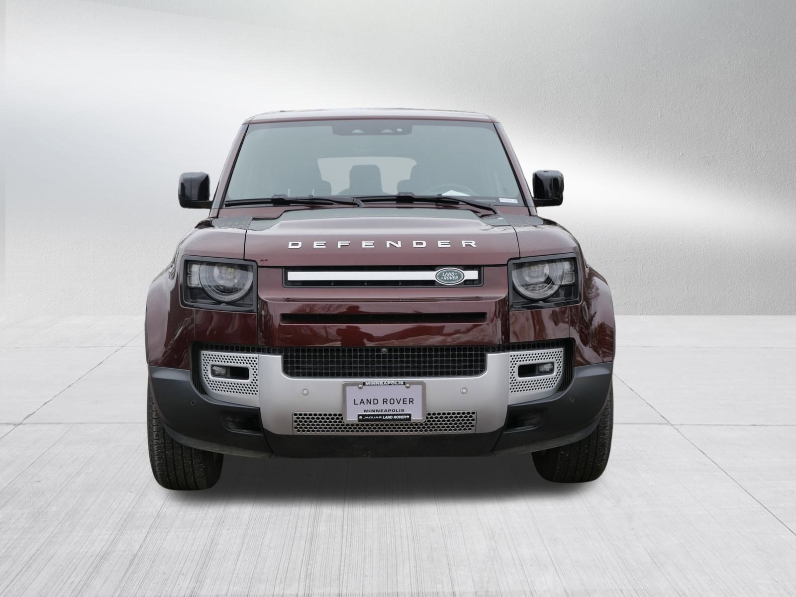 Used 2024 Land Rover Defender 130 S image 8