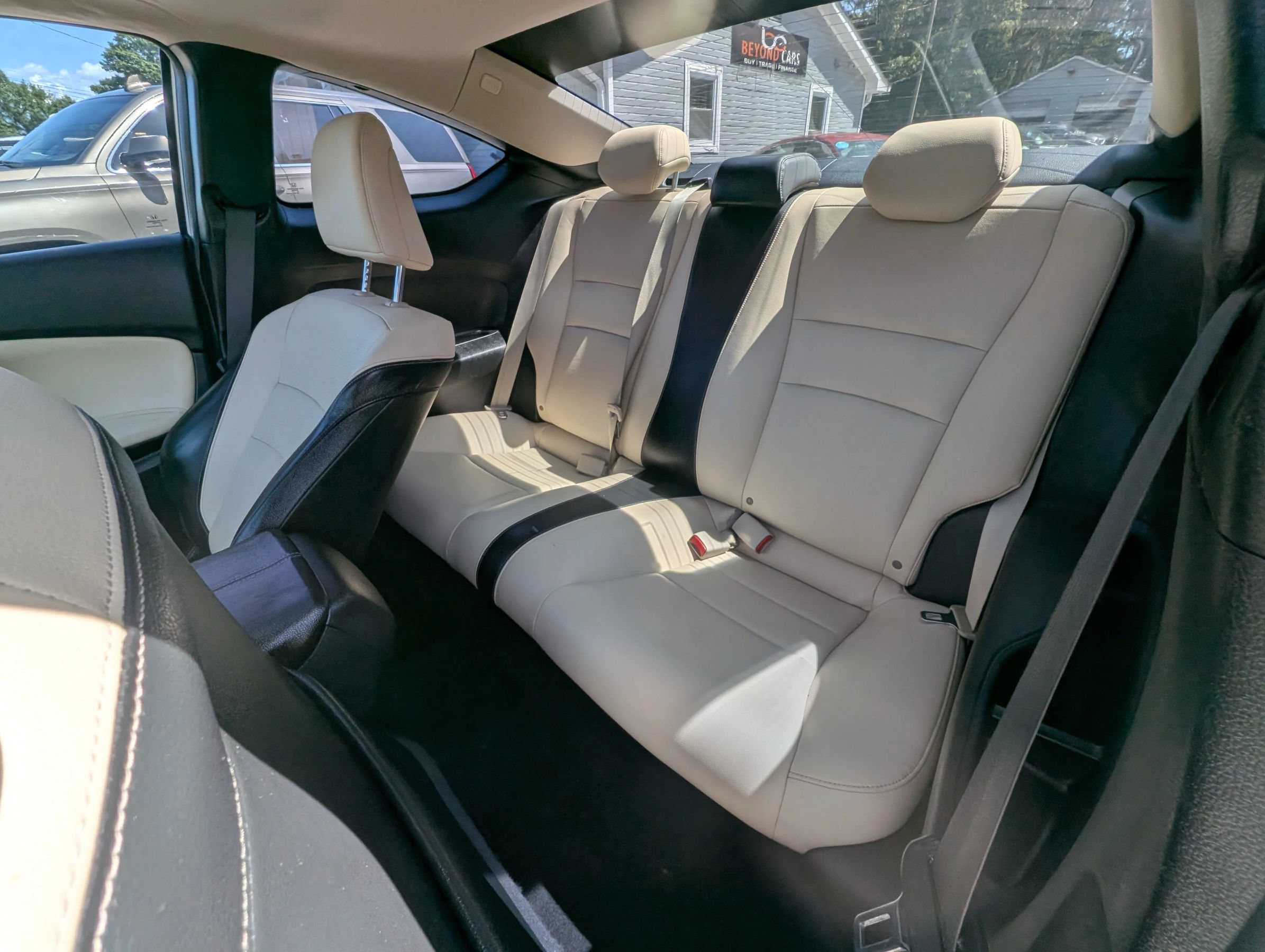 Used 2015 Honda Accord EX-L image 18