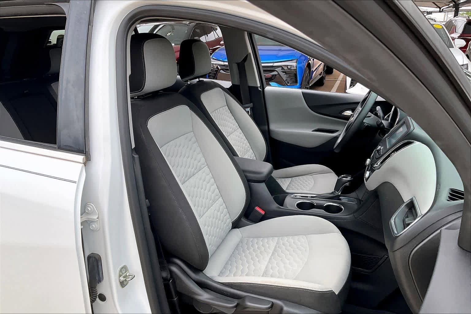 Used 2018 Chevrolet Equinox LT FWD image 10