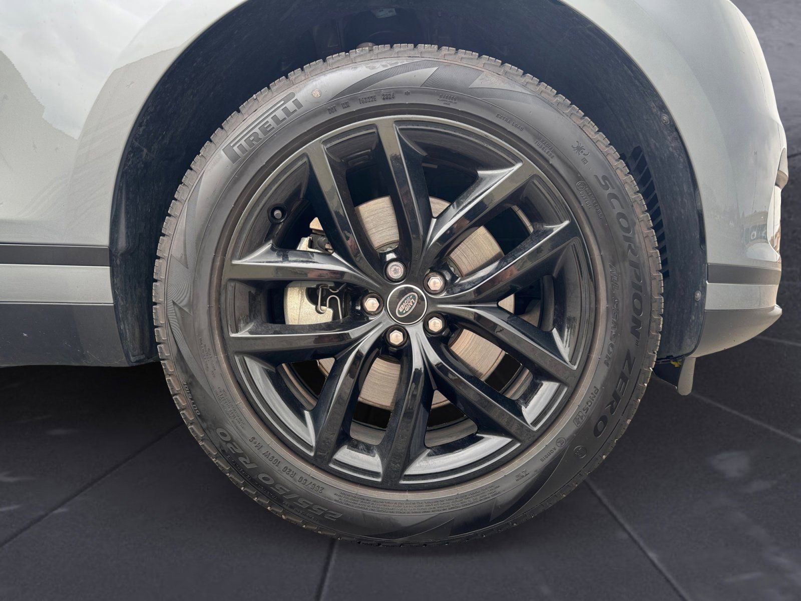 Used 2025 Land Rover Range Rover Velar S image 14