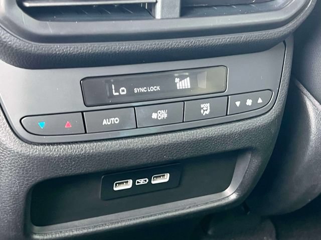 Used 2023 Honda Pilot Touring image 15