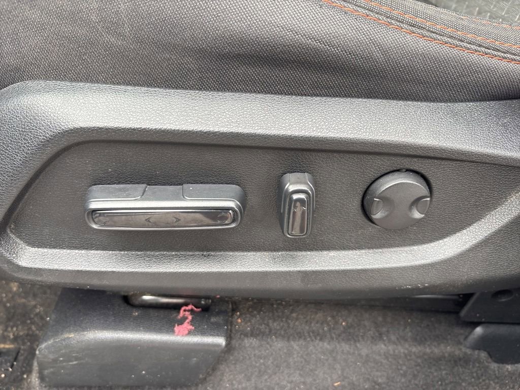 Used 2025 Honda Pilot Sport image 17