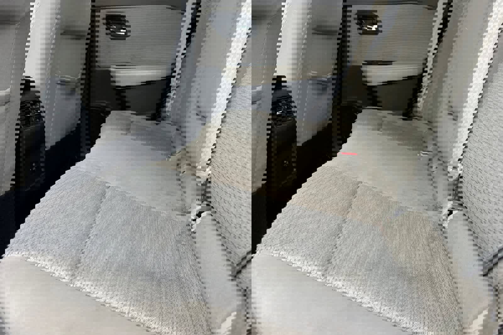 Used 2021 Nissan Rogue SV image 5