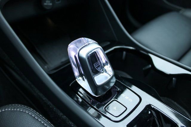 Used 2025 Volvo XC40 B5 Plus AWD/4WD image 19