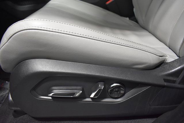 Used 2023 Acura MDX SH-AWD w/ Technology Package image 18