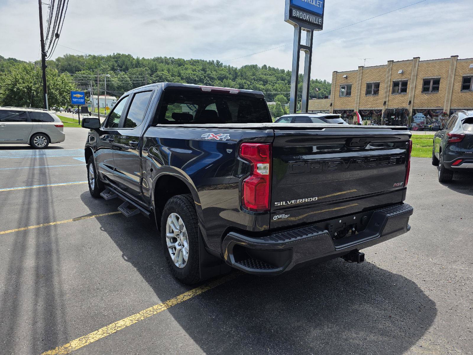 Used 2024 Chevrolet Silverado 1500 RST w/ Max Trailering Package AWD/4WD image 6