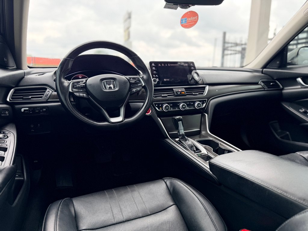 Used 2018 Honda Accord Touring image 24