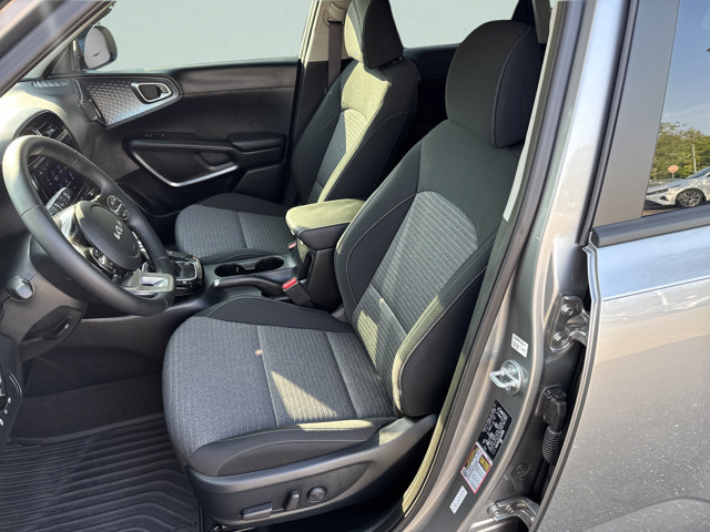 Used 2025 Kia Soul EX FWD image 20