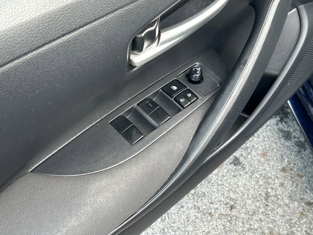 Used 2021 Toyota Corolla LE w/ Carpet Mat Package (TMS) FWD image 12