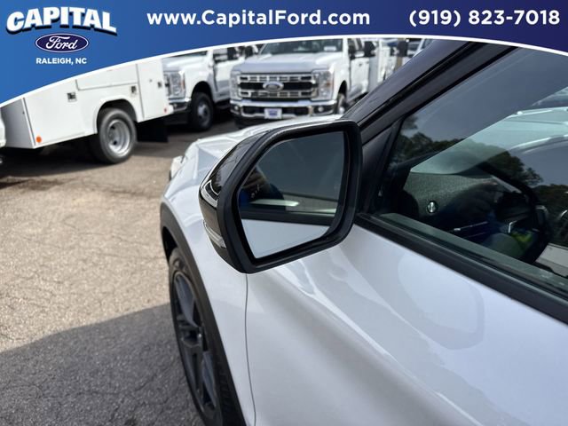 Certified 2025 Ford Explorer ST-Line w/ Premium Package AWD/4WD image 12