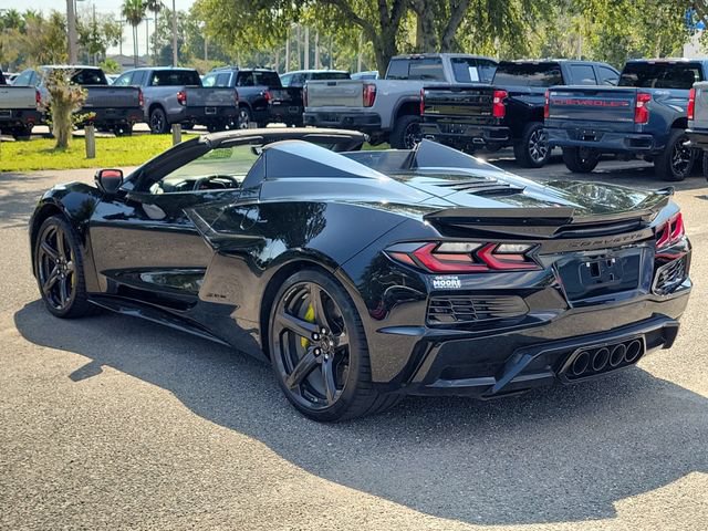 Used 2023 Chevrolet Corvette Z06 RWD image 3