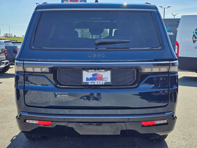 New 2026 Jeep Grand Wagoneer 4WD w/ Premium Group I image 4
