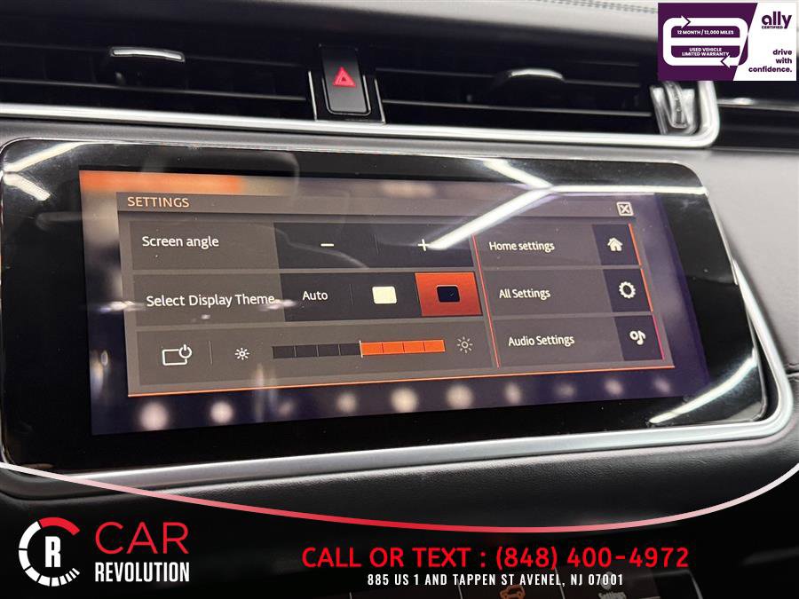 Used 2020 Land Rover Range Rover Evoque SE image 28