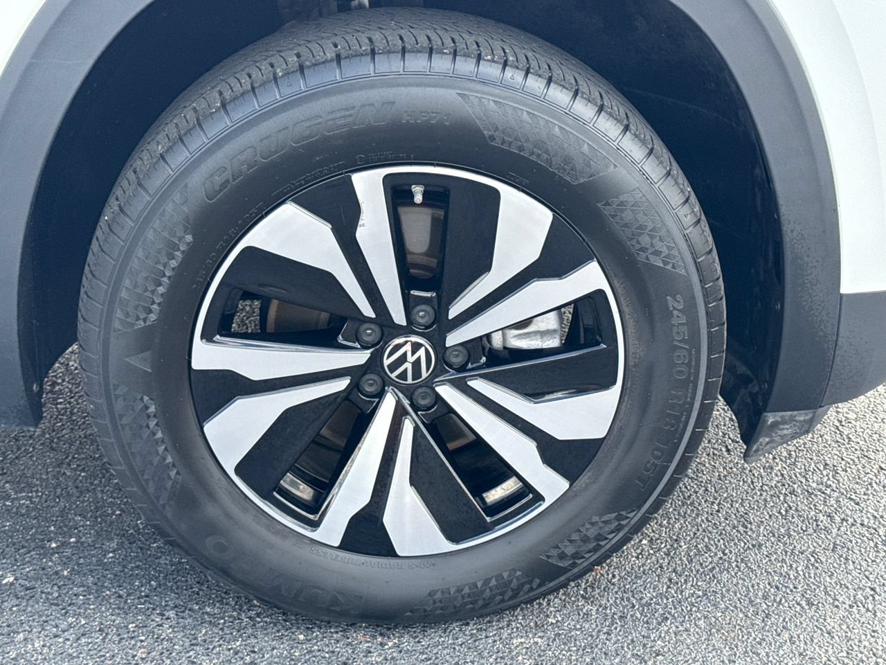 Used 2024 Volkswagen Atlas SE AWD/4WD image 9