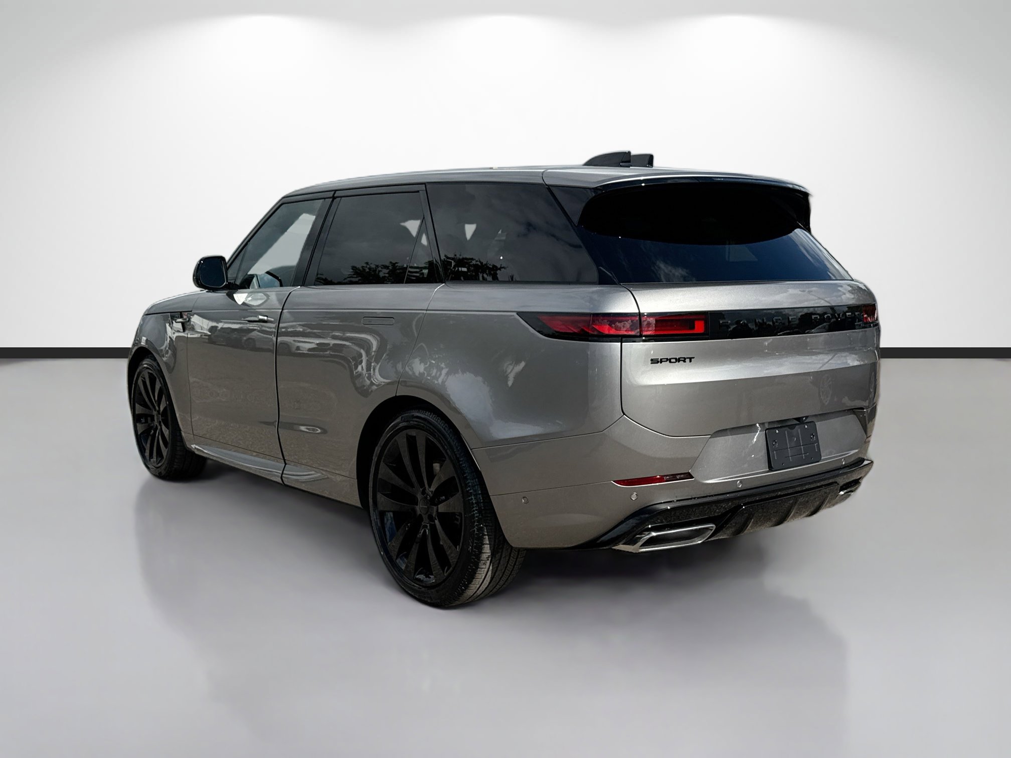 New 2026 Land Rover Range Rover Sport Dynamic SE image 3