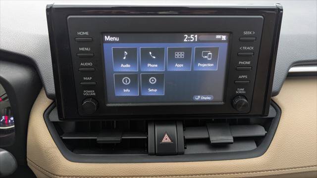 Used 2019 Toyota RAV4 LE FWD image 29